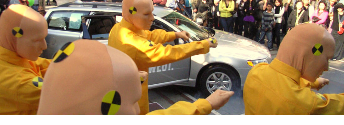 4 Crashtest Dummies präsentieren den neuen Volvo V70